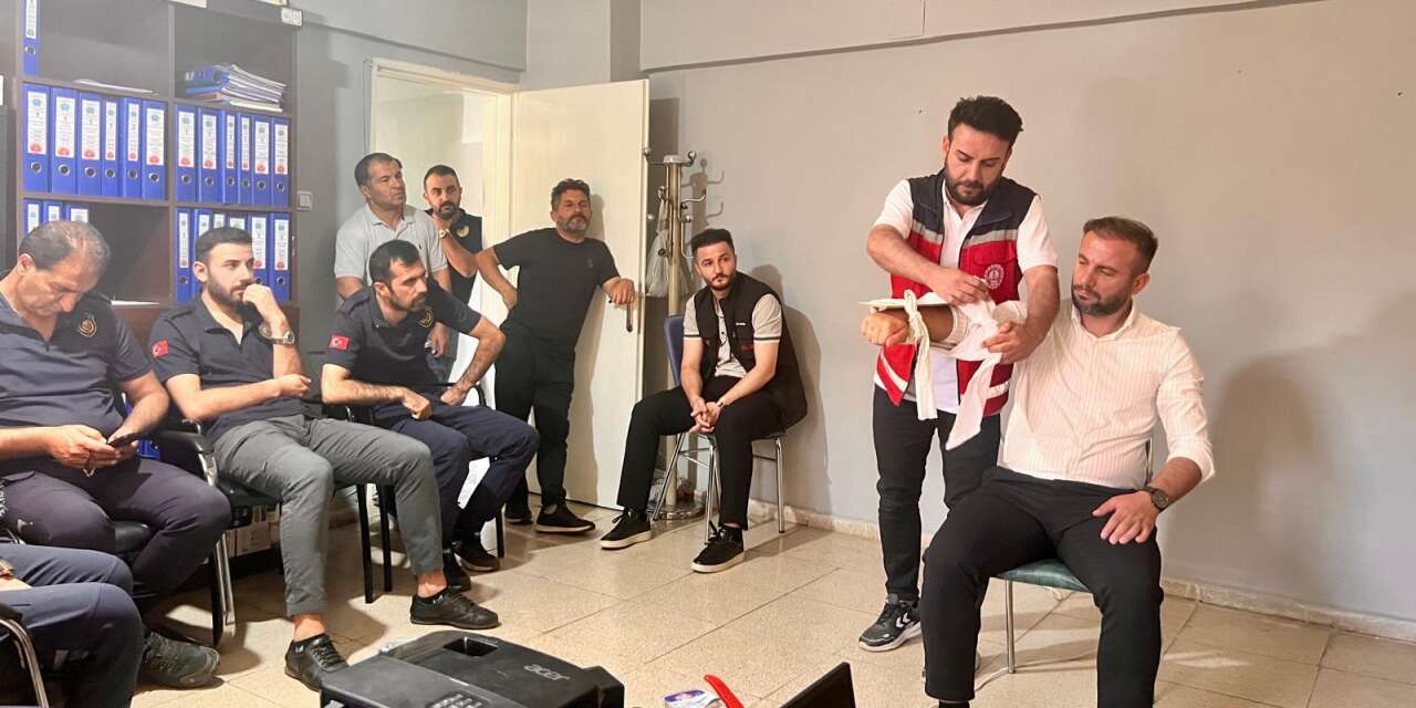 Hakkâri’de İtfaiye Personeline Hayat Kurtaran Bilgiler