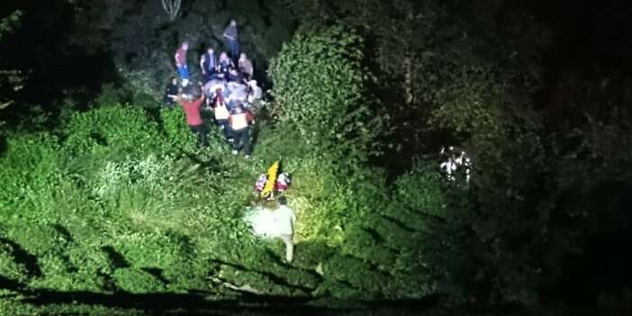 Rize’de araç uçuruma yuvarlandı: 2 ölü, 1 yaralı