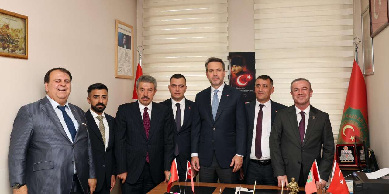 Bayraktar Hakkâri’de Gazilerle buluştu