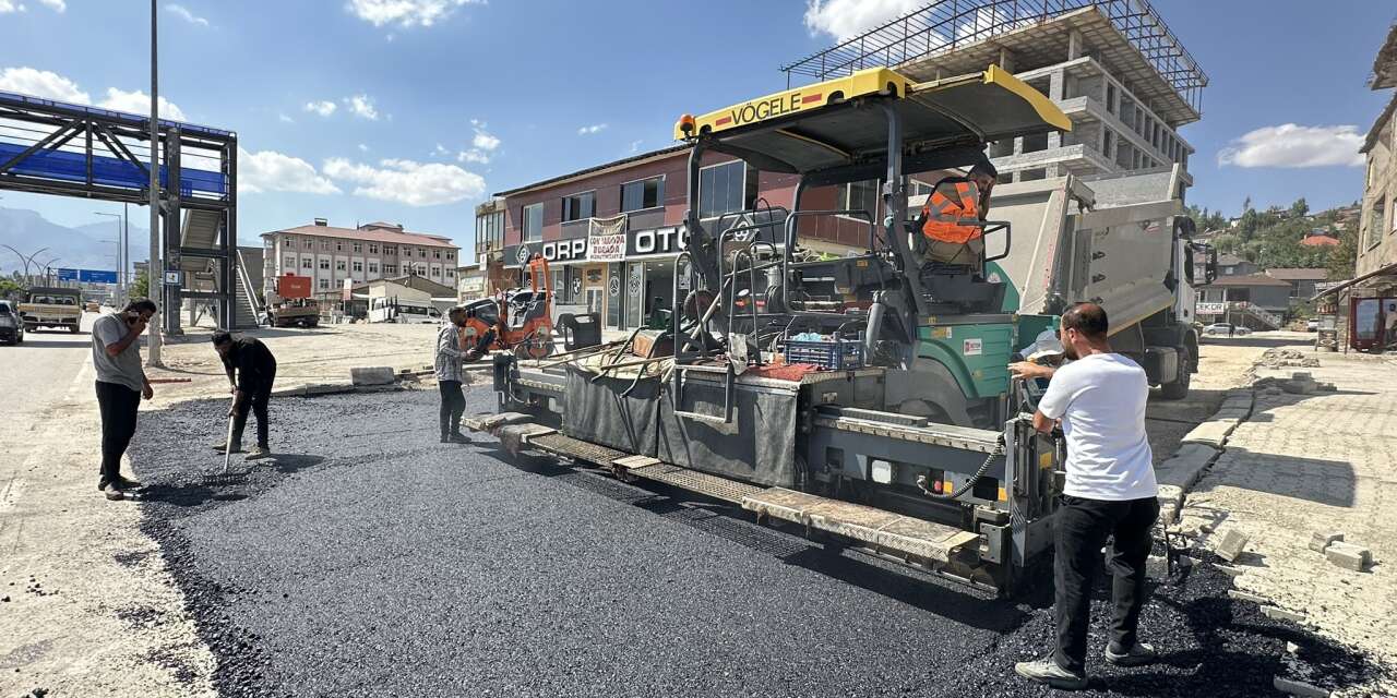 Yüksekova’da bir cadde daha yenilendi