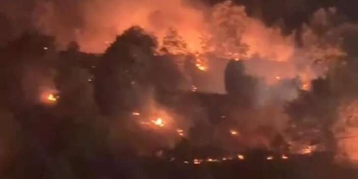 Yüksekova’da kırsal alanda yangın