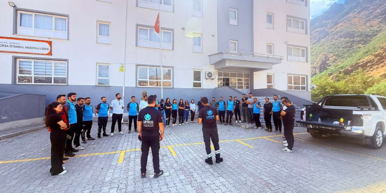 32 UMKE gönüllüsü eğitimden geçti