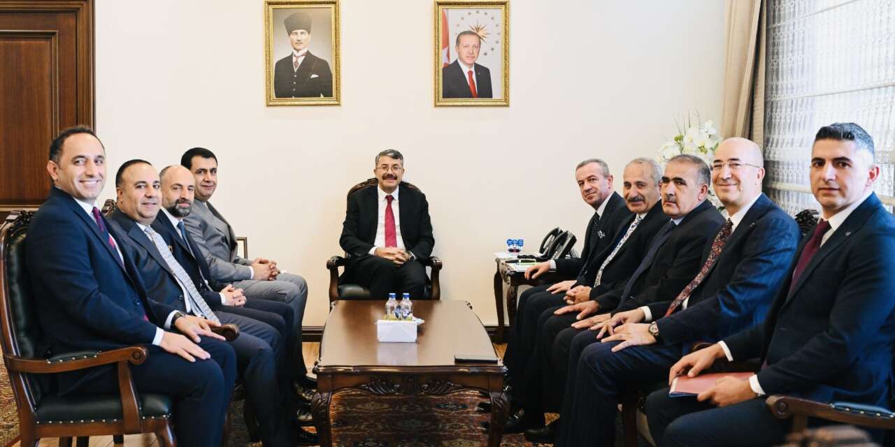 AK Parti Hakkari Heyetinden Bakan Yardımcısı Çelik’e ziyaret