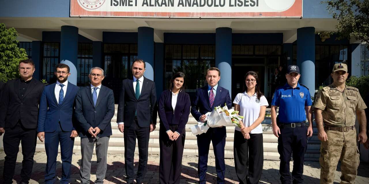 Kaymakam Hülür, İsmet Alkan Anadolu Lisesi’ni ziyaret etti