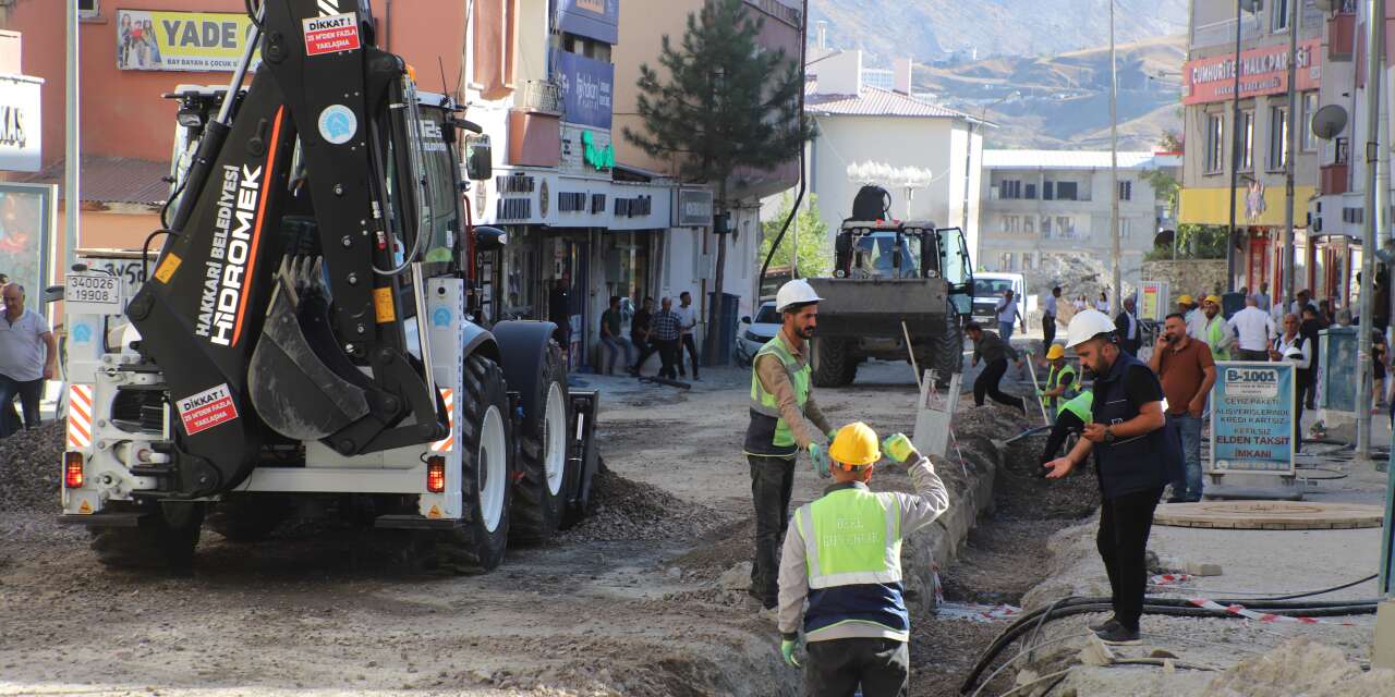 Altay Caddesi’nde altyapı tamamlandı, sıra asfaltta