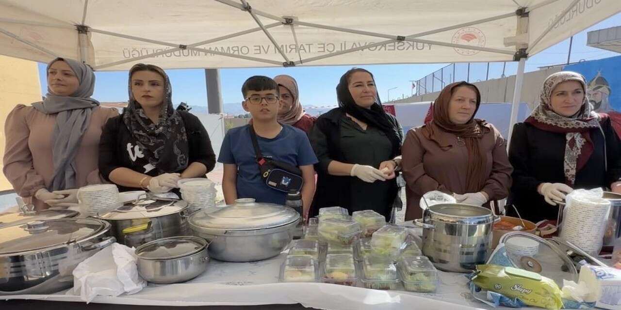 Yüksekova’da ADEM ve Halk Eğitim sergisi açıldı