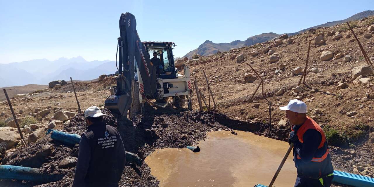 Hakkari Belediyesi Berçelan’da kış hazırlığına başladı