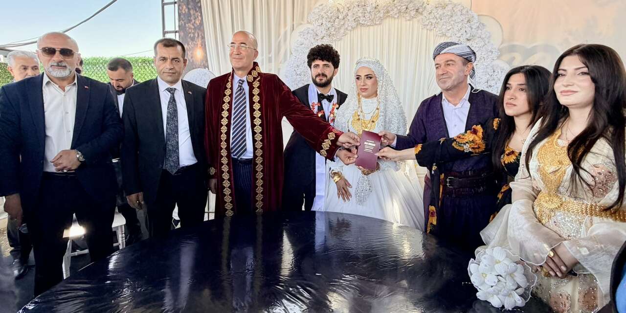 Başkan Büyüksu, Nurgül ve Hacı Çiftinin mutluluğuna ortak oldu