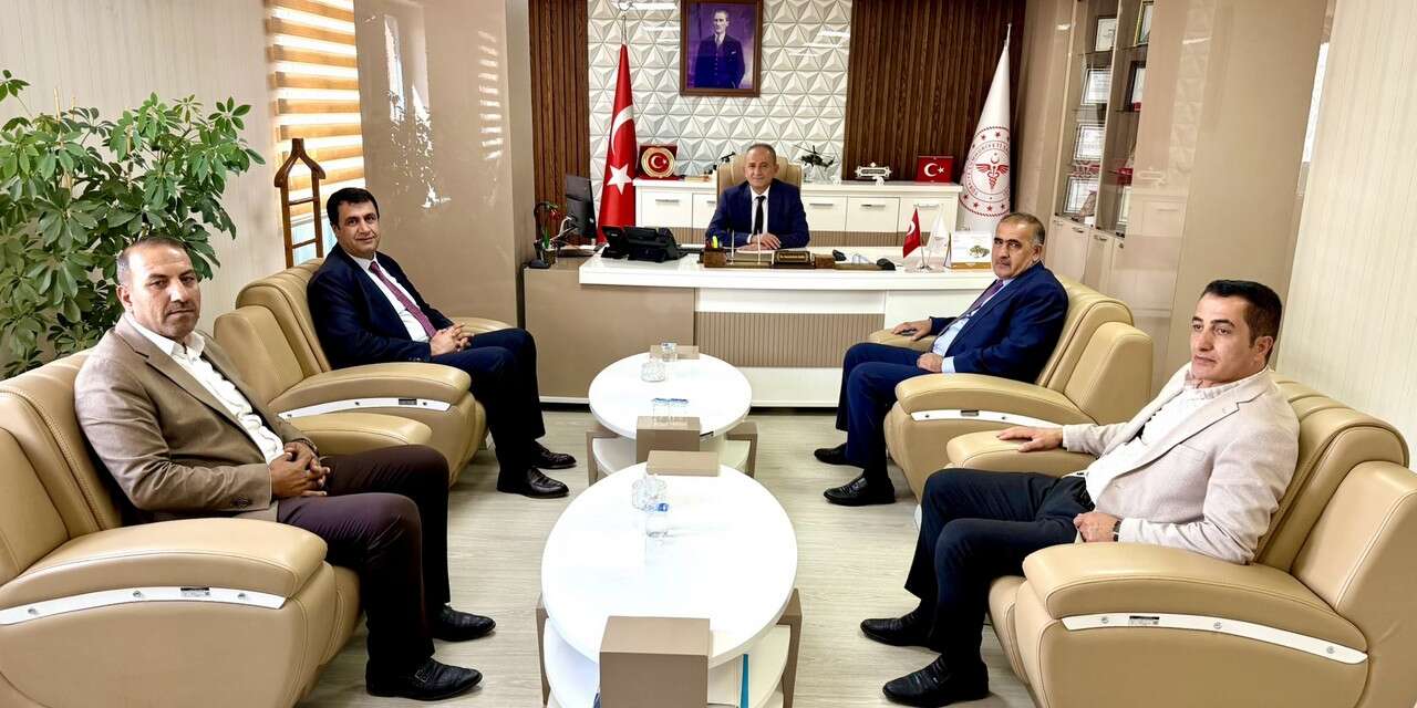 Şemdinli ve Derecik başkanlarından İl Sağlık Müdürü Kara’ya ziyaret