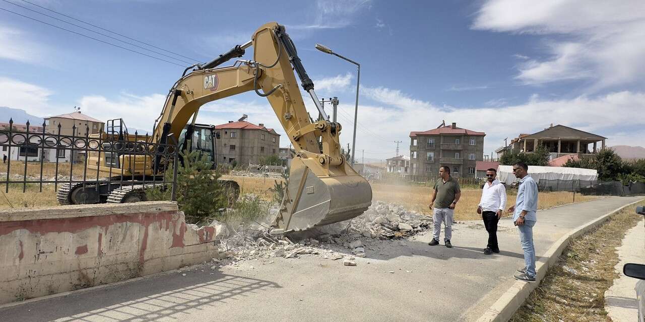 Yüksekova’da 200 metrelik yeni yol açılıyor
