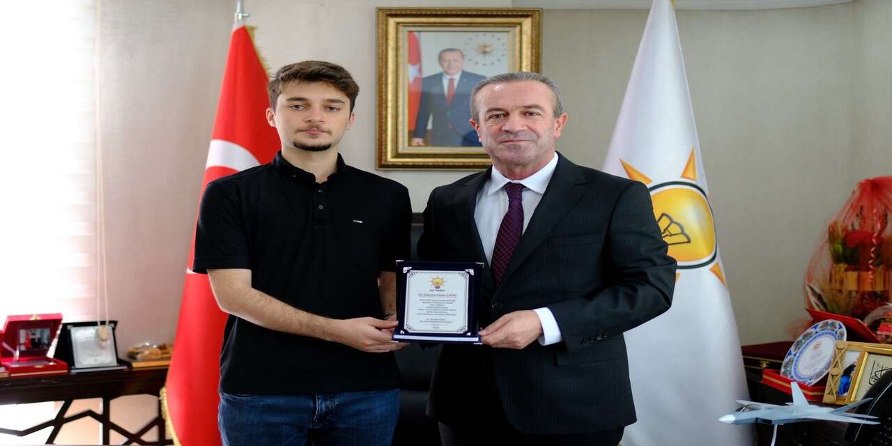 Başkan Kaya'dan YSK birincisi Çatal'ı ağırladı