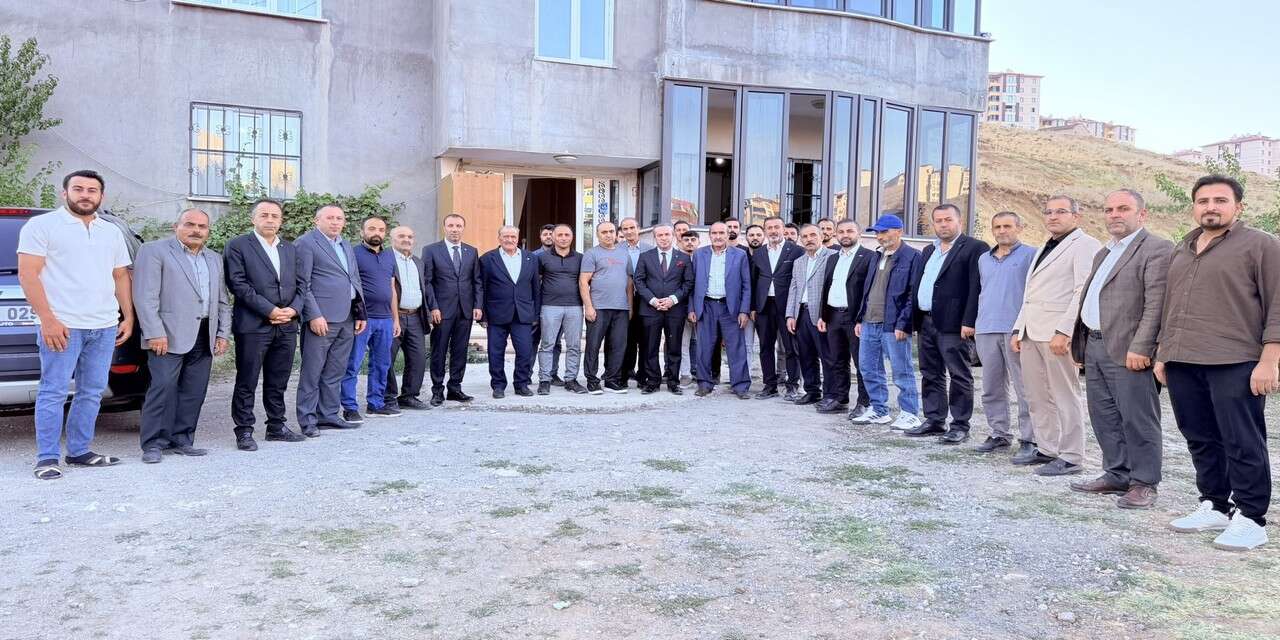 Başkan Kaya, Yüksekova’da vatandaşlarla gönül sofrasında buluştu