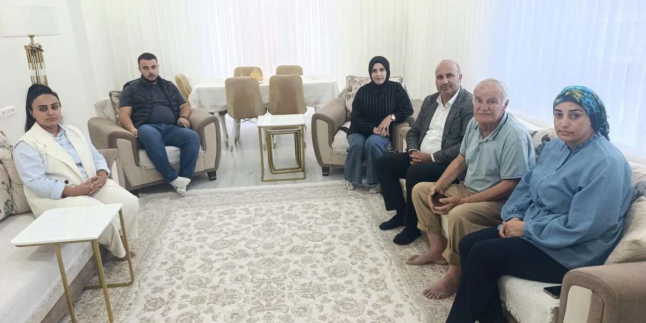 AK Parti Hakkari Kadın Kolları’ndan Şehit Aileleri ve Gazilere ziyaret