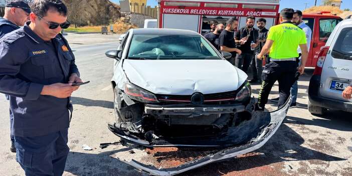 Yüksekova’da Trafik Kazası: 2 Yaralı