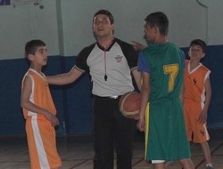Yıldız erkekler basketbol turnuvası