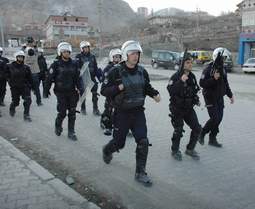 BİRİLERİ BU OLAYLARA ARTIK DUR DESİN