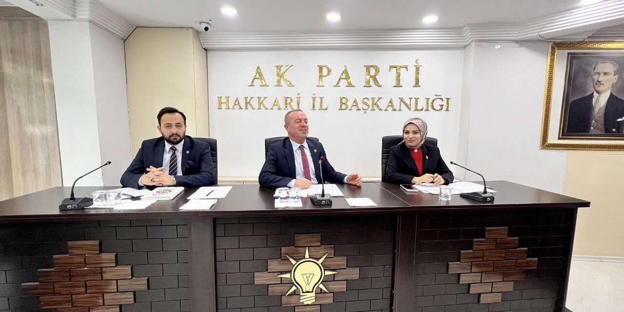 AK Parti Hakkari’de eylül ayı danışma meclisi toplandı