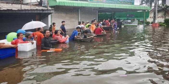 Tayland’da şiddetli yağışlar can aldı