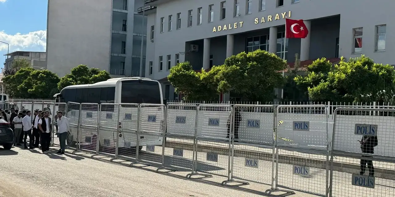 Yüksekova’da yasa dışı bahis soruşturmasında 30 şüpheli adliyeye sevk edildi