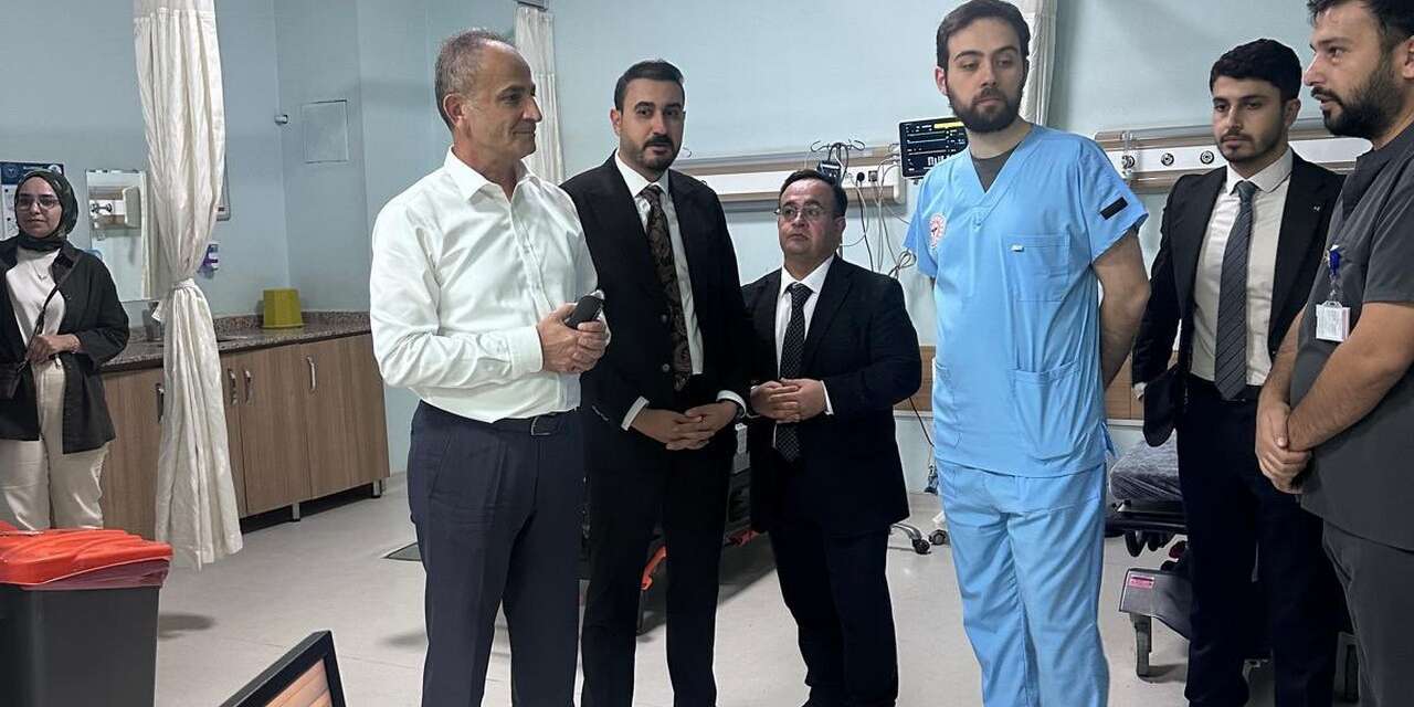 Sağlık Müdürü Kara hastanede hasta ve çalışanları dinledi