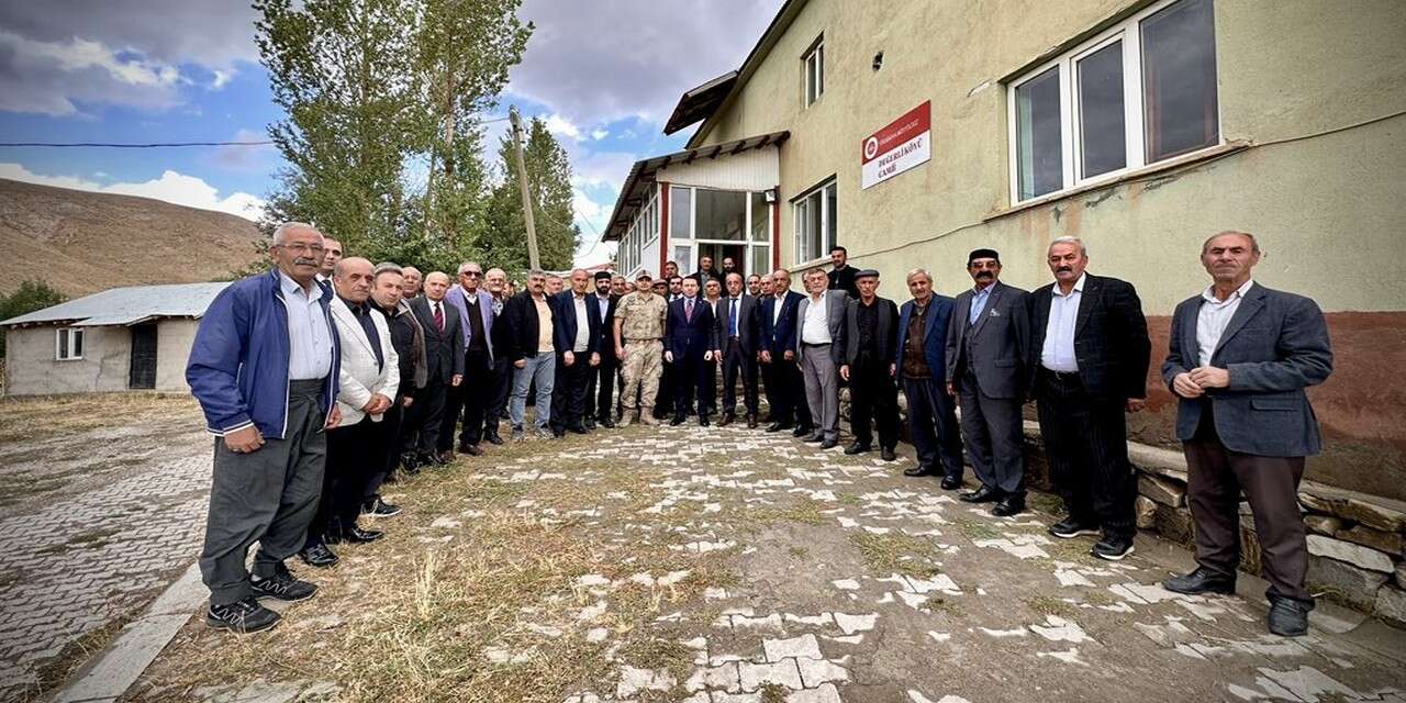Yüksekova Kaymakamı Hülür sorunları yerinde dinliyor