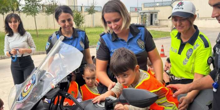 Cizre’de öğrencilere polislik mesleği tanıtıldı