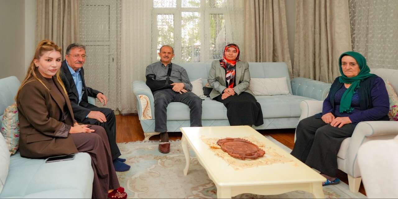 Vali Taşyapan'nın hane ziyaretleri sürüyor
