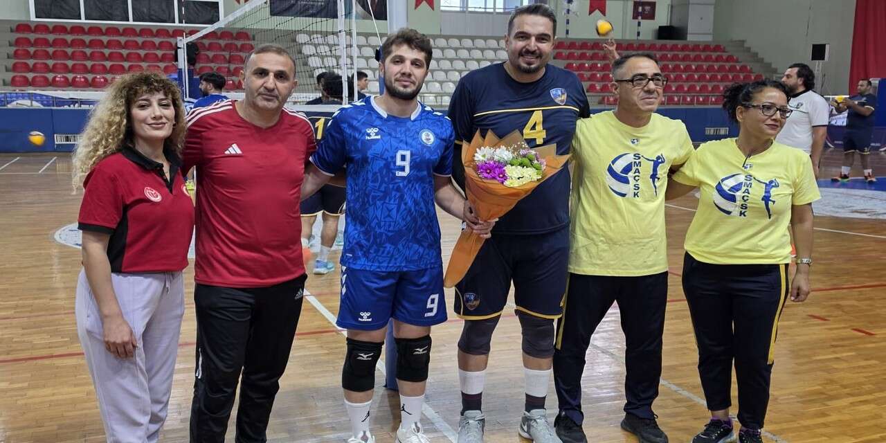 Hakkari Voleybol Takımına Karahanlı’dan anlamlı destek