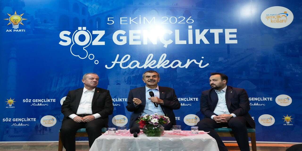 Bakan Tekin Hakkari’de gençlerle buluştu