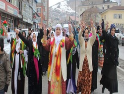 Tutuklu bayanlara mektup gönderdiler