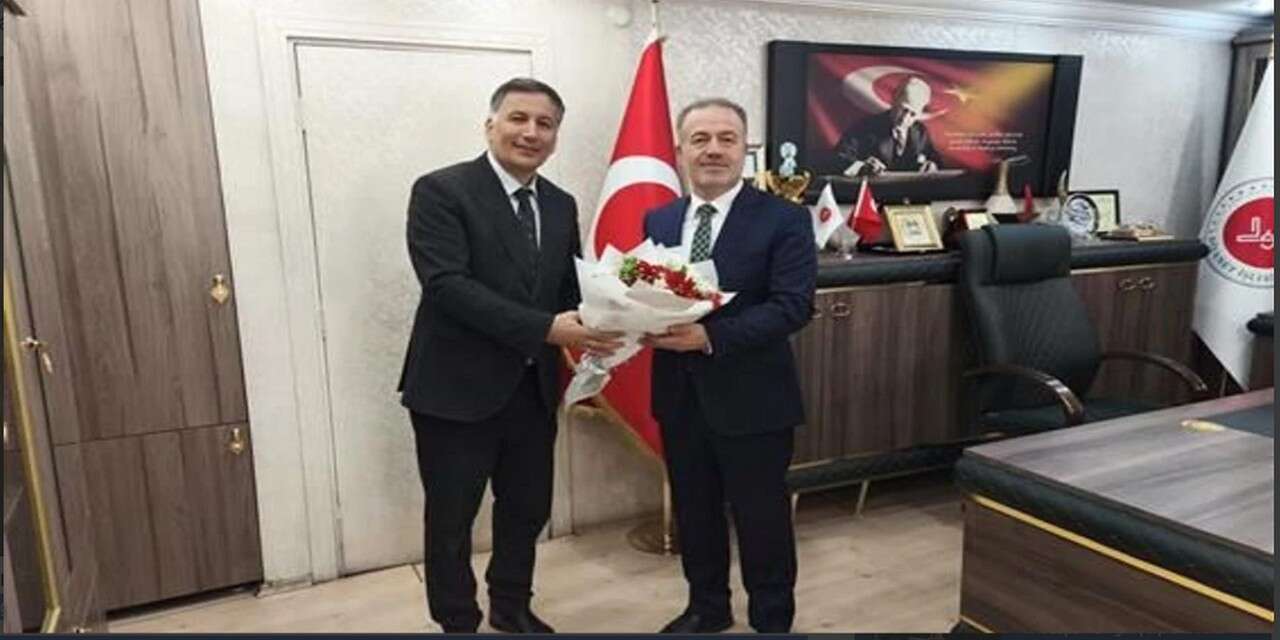 Hakkari'nin yeni müftüsü Eren görevine başladı