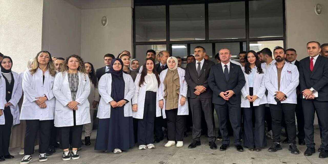 Bakan Tekin Şemdinli’nin eğitim taleplerini dinledi