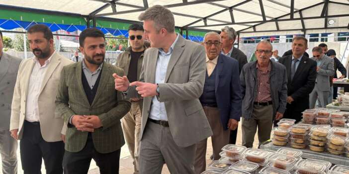 Van Özalp’ta Gazze için hayır çadırı kuruldu