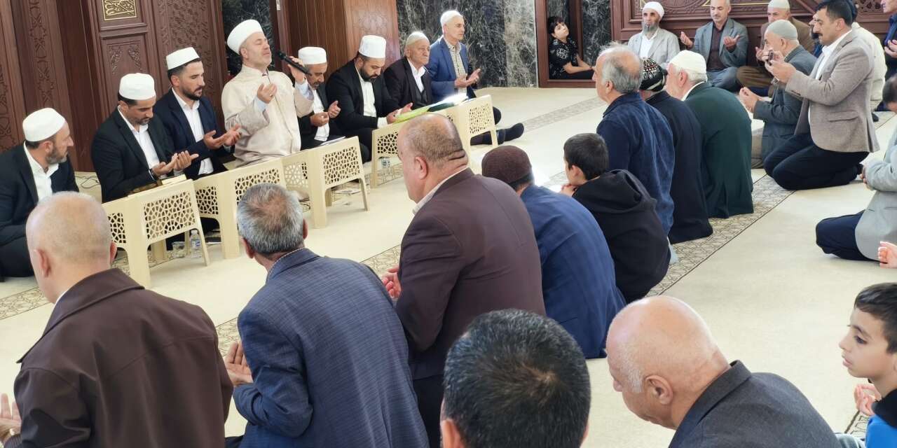 Hakkari'de vefat eden din görevlileri anıldı