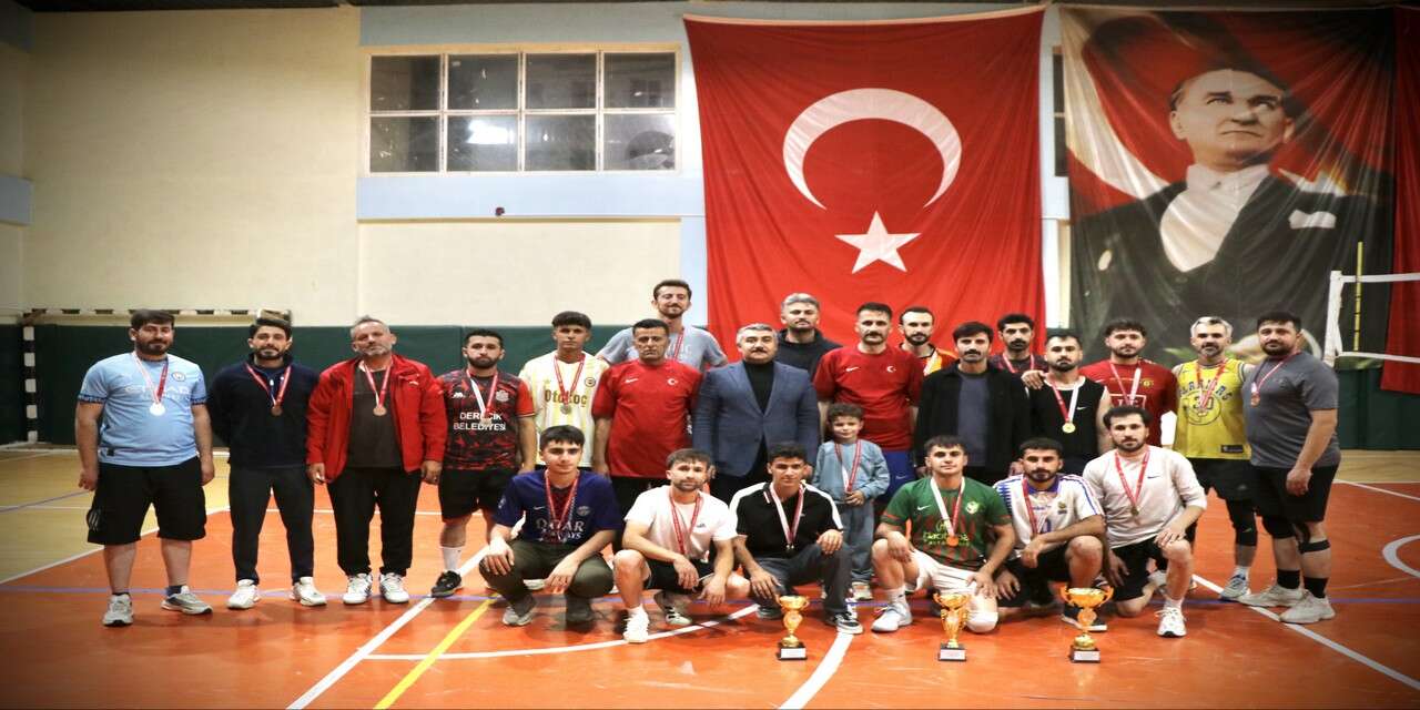 Derecik’te voleybol turnuvası finali yapıldı