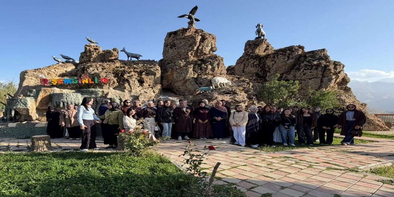 Şemdinli, Mersin ve Erzurum’dan gelen gençleri ağırladı