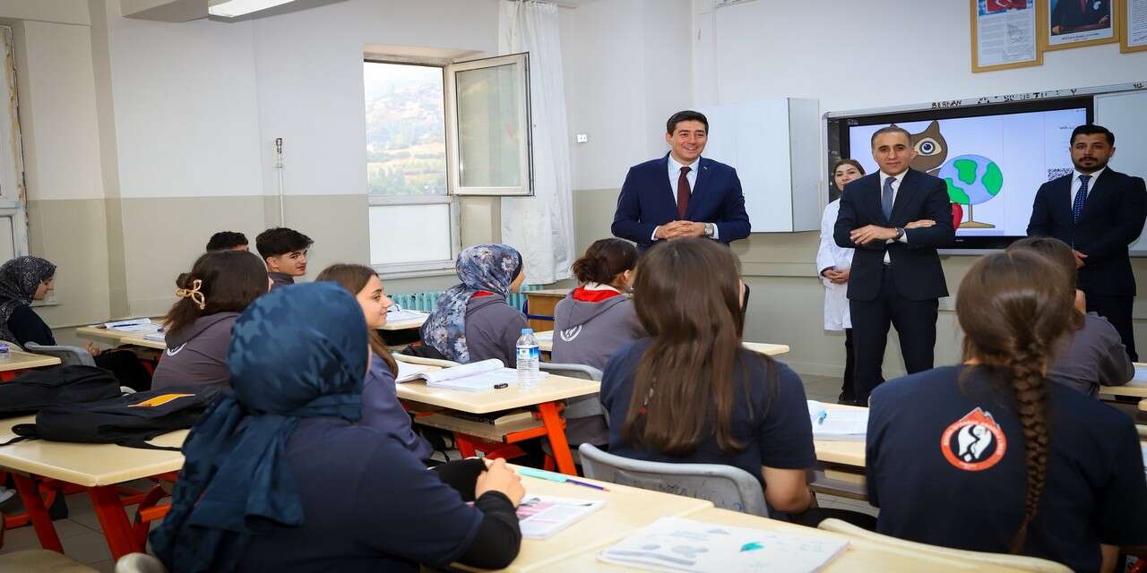 Kaymakam Erdoğan öğrencilerin görüşlerini dinledi