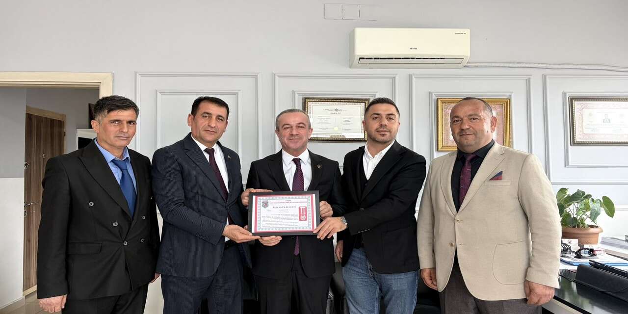 AK Parti Hakkari İl Başkanı Kaya, Dernek Başkanlarını ağırladı