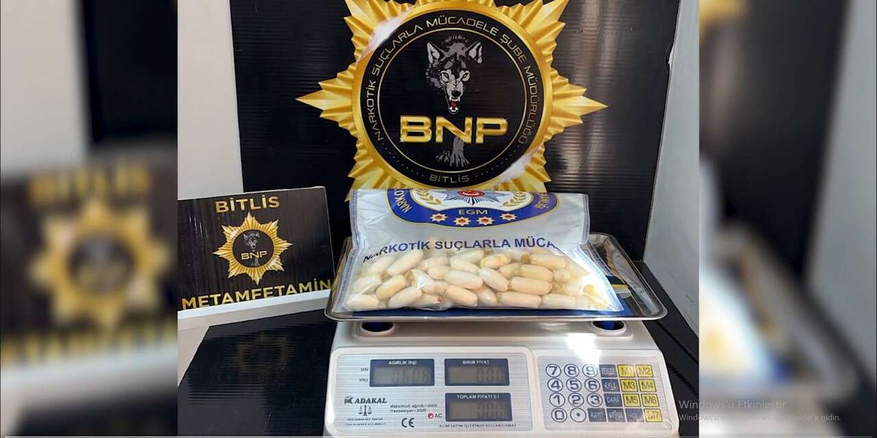 Tatvan’da yolcunun mide ve bağırsaklarından 608 gram Metamfetamin çıktı