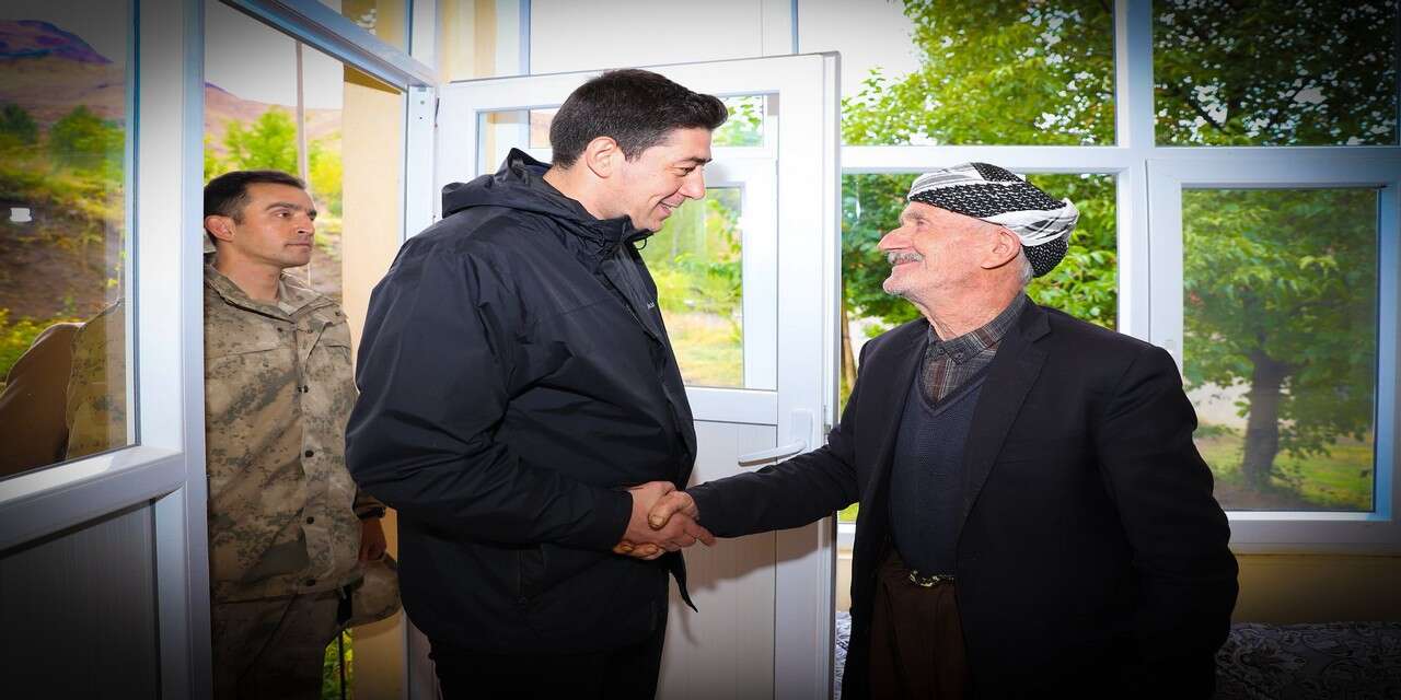 Şemdinli Kaymakamı ailelerin kapısını çalıyor