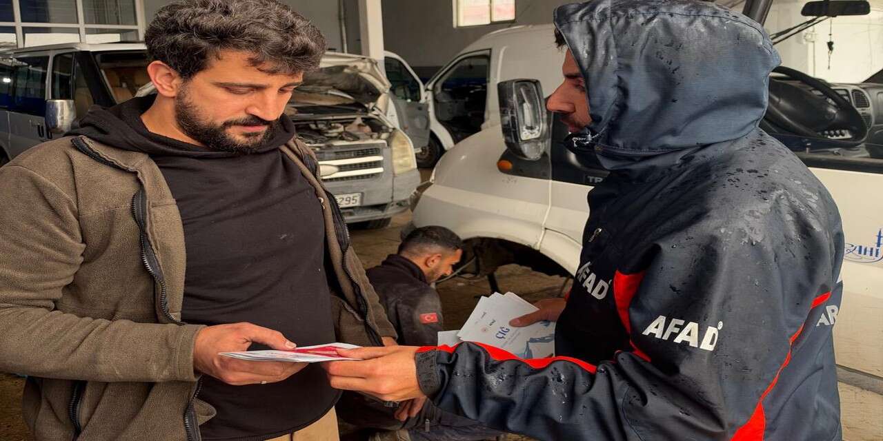 Hakkari’de vatandaşlara afet eğitimi verildi