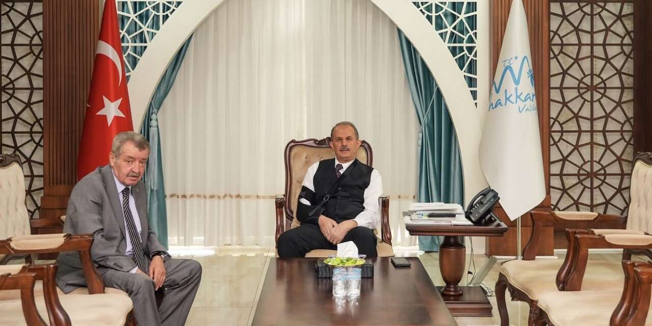 Pinyanişi Aşiret Lideri Orhan Piruzbeyoğlu’ndan Vali Taşyapan’a Ziyaret