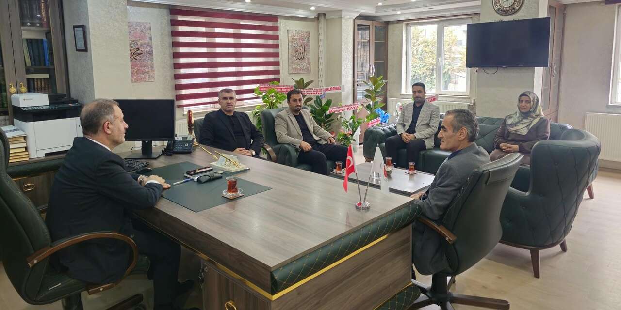 Hakkari’de İl Müftüsü Recep Eren’e hayırlı olsun ziyareti