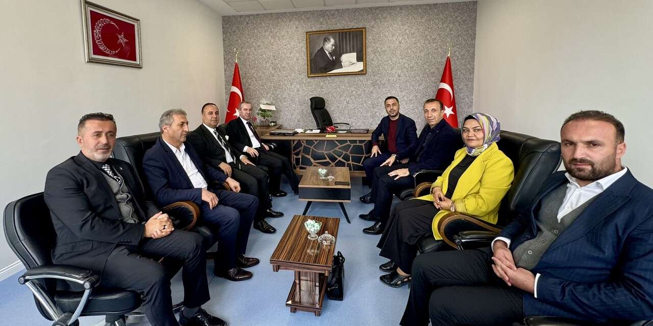 Başkan Kaya "Millete Hizmet Esasımızdır”