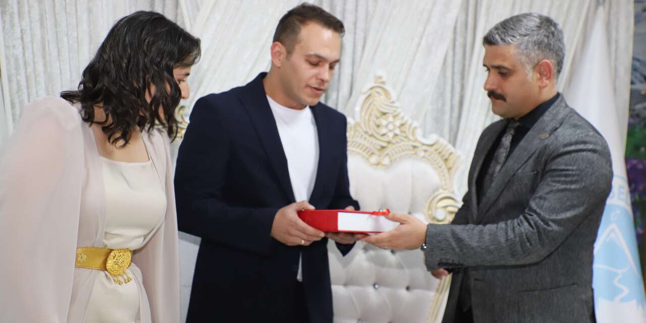 Vali Yardımcısı Gürbüz Genç Çiftin Nikâh şahidi oldu