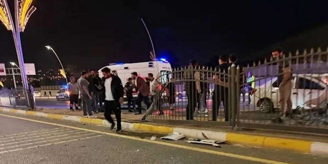 Şanlıurfa-Diyarbakır yolunda kaza: Hakkarili aile 3 kişi yaralandı