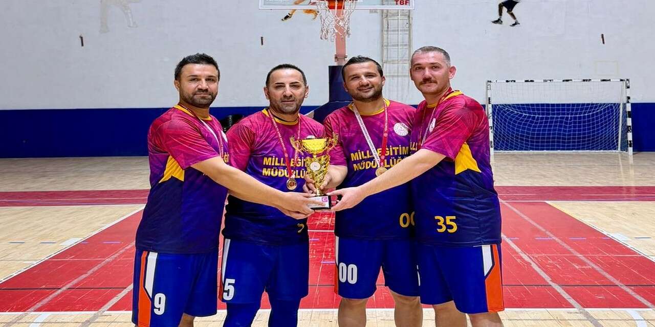 Hakkari Millî Eğitim takımı basketbolda şampiyon!