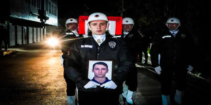 Hayatını kaybeden polis memuru dualarla uğurlandı