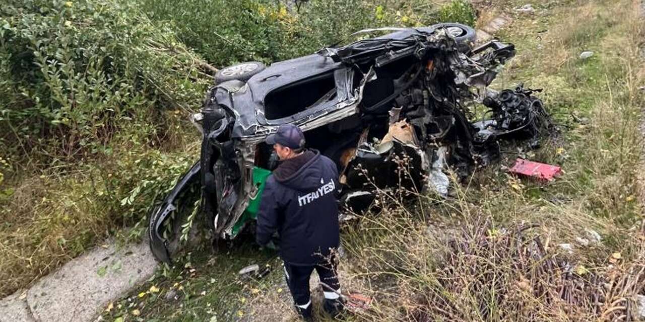 Gevaş'ta takla atan otomobilde 1 kişi hayatını kaybetti