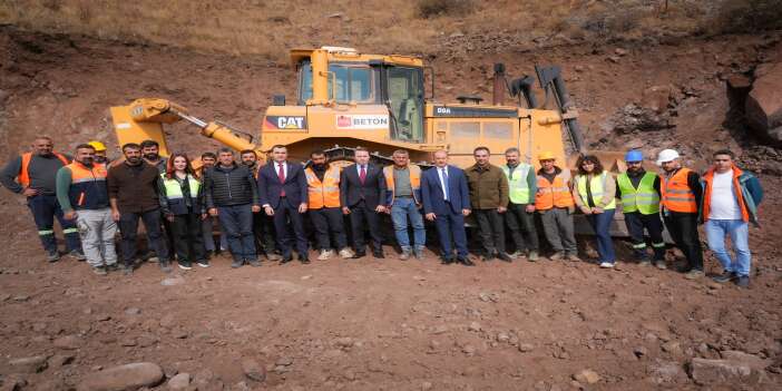 Vali Taşyapan sınır hattındaki çalışmaları yerinde inceledi